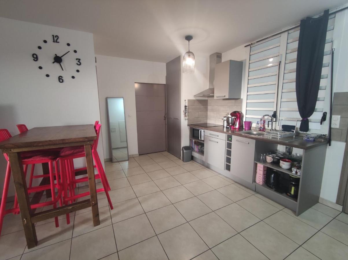 Location Saisonniere Meublee F2 St Leu Face Ocean A 1 Min Plage Lägenhet Saint-Leu Exteriör bild